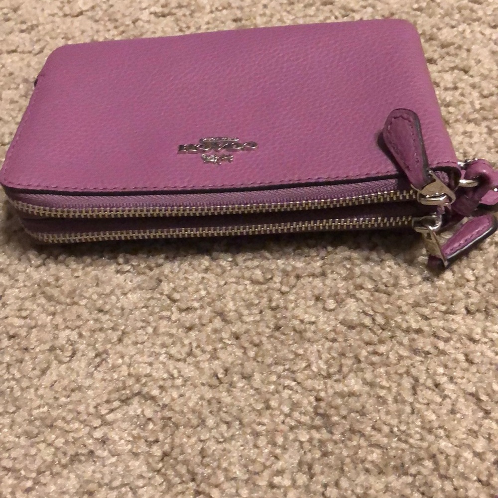 Coach - Picture 5 of 5